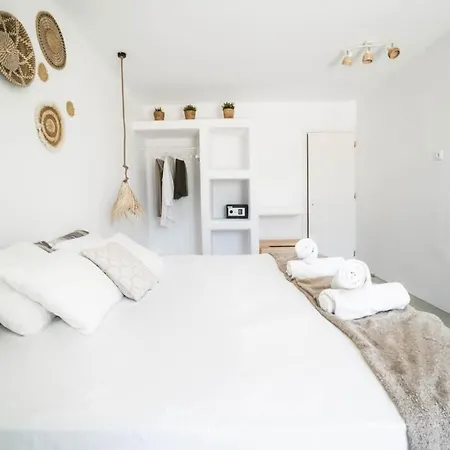 3 Bdc * Panormos (Mykonos)